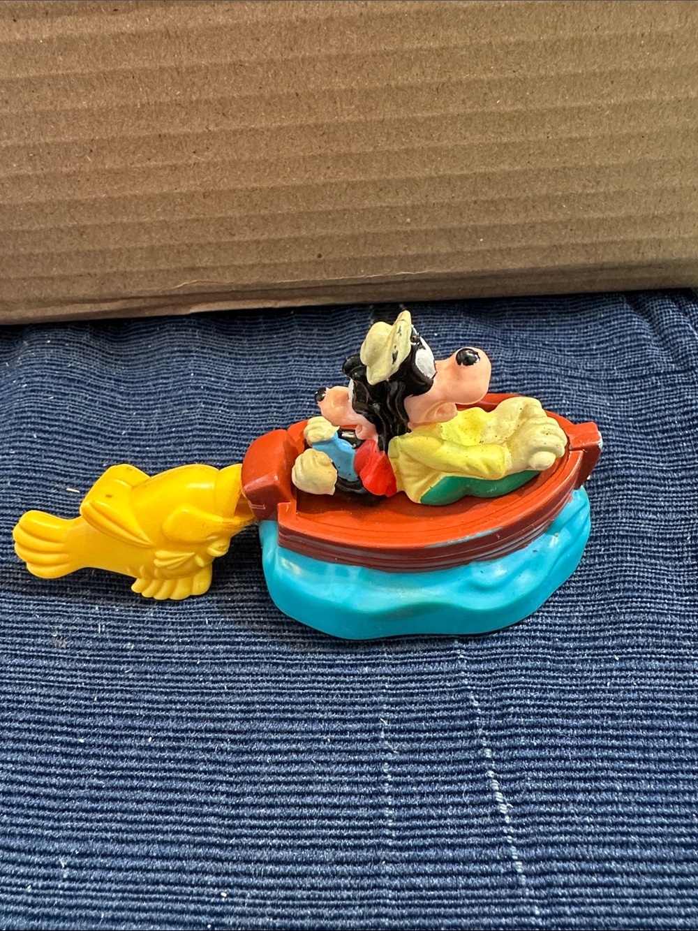 Vintage Goofy and Max toy (1995)